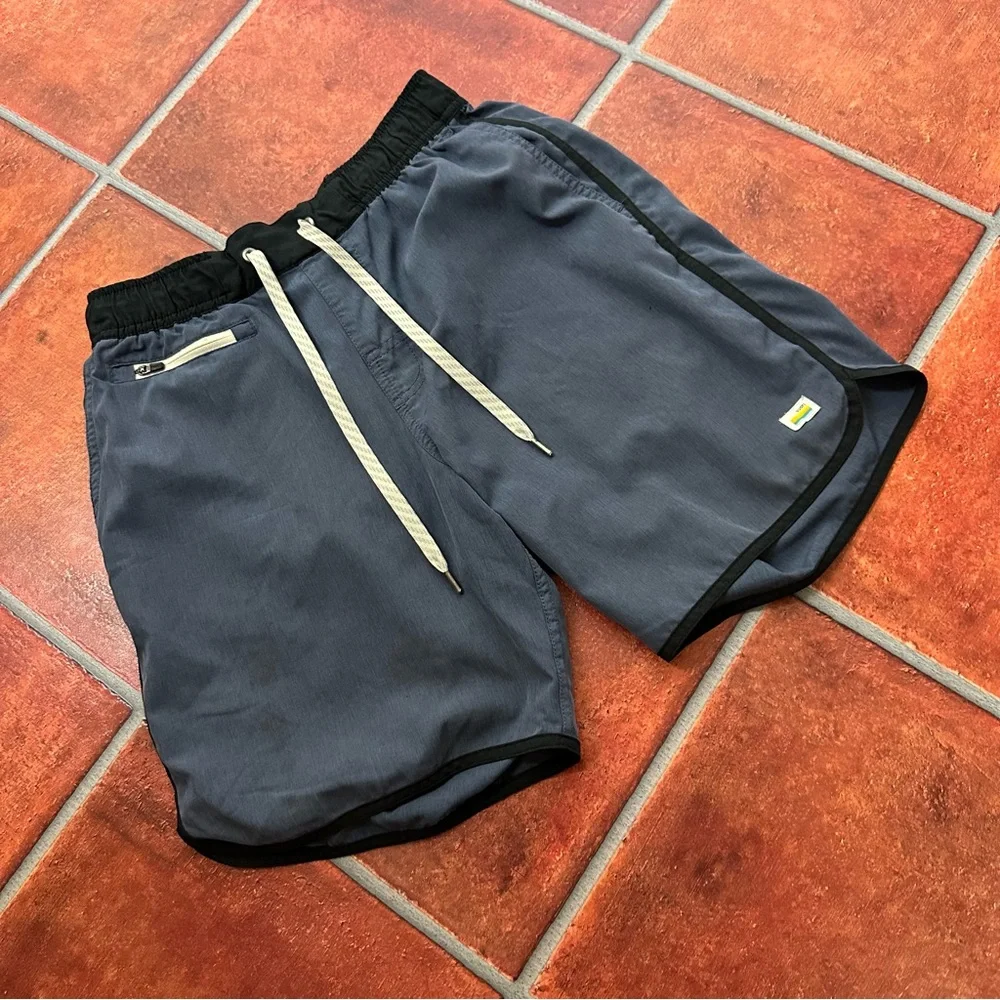 Vuori Men's Banks Drawstring Shorts